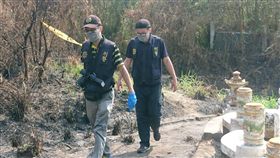 老翁陳屍公墓　遺體疑遭動物啃食有掃墓民眾2日在台南市下營區一處公墓發現一具男性屍體，遺體還遭動物啃食，警方獲報後調查發現，死者是日前失聯的姜姓老翁，死因有待確認。中央社記者楊思瑞攝　107年4月2日