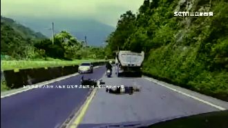 疑超車急煞釀禍…男子遭輾斃畫面曝光