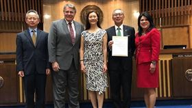 美國亞利桑納州參眾議會 通過友台決議案
https://www.facebook.com/tecoinla/photos/a.659246887532477.1073741828.640769402713559/712765745513924/?type=3&theater