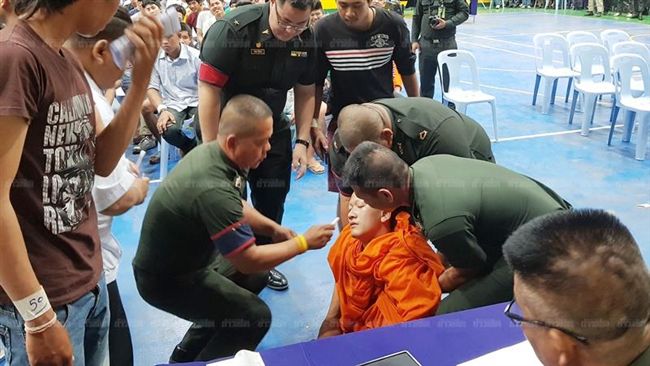 徵兵抽籤秒中獎　僧侶當場軟腳嚇暈