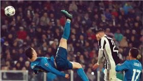 C羅大秀「倒掛金鉤」美技　對手球迷起立致敬！　圖／翻攝cristiano Instagram