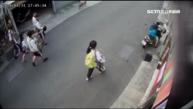 高中生闖民宅「玩沙包」　女屋主氣炸