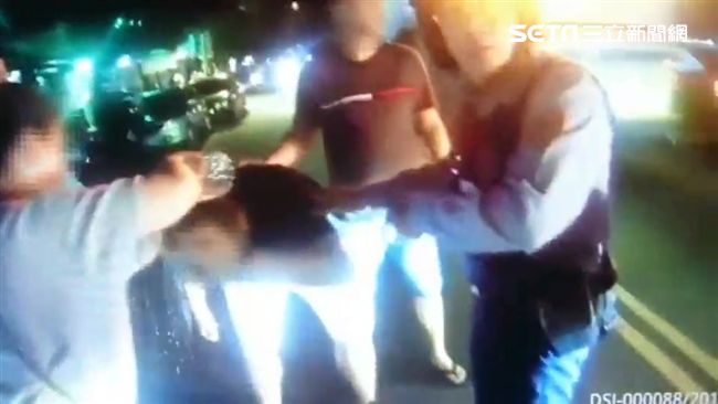 酒客熱炒店慶生變互毆　警辣椒水伺候
