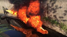 孫安佐,自製,火焰噴射器（圖／https://www.youtube.com/watch?v=xGi6ynJegaQ）