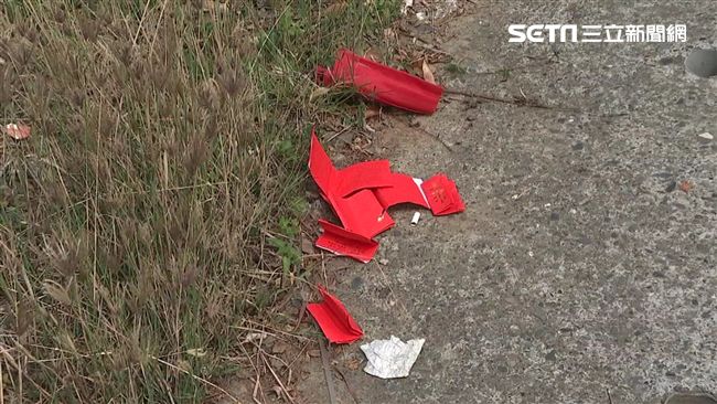媽撿路邊紅包…他丟金爐驚見這幕毛炸
