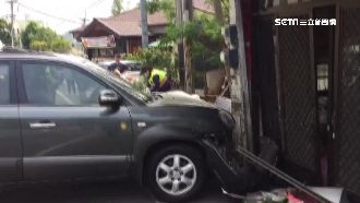 法師幫人頌完經　返家恍神竟自撞民宅