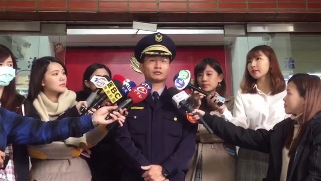 豬哥所長對女記者摸乳　事後竟還升官