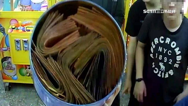 娃娃機竟夾到4.5萬！但玩家超佛心