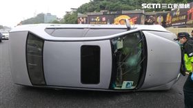 國道,車禍,翻覆,小客車,事故(圖/翻攝畫面)