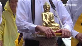 佛陀真身舍利入台　永住130高僧遶境祈福