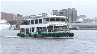 旗津渡輪塞爆　遊客怨「排3個小時」