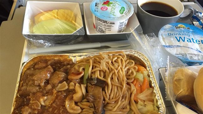 衛生問題！飛機上這些食物最好不要點