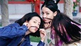 ▲李溪芮與迪麗熱巴曾一起搭檔演出過戲劇。（圖／翻攝IG） 	
