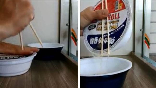 他吃乾泡麵戳洞倒湯　網：日本早就有