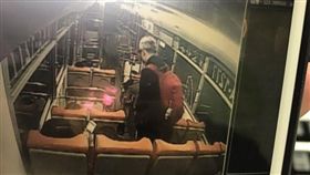 新北市,三峽,介壽路三段,侵占,筆電,格紋帽,翻攝畫面