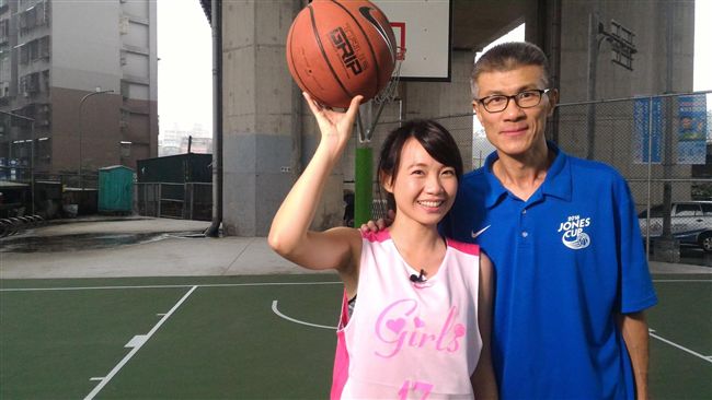 臉書秀合照　糗爺還原遭控性騷擾真相