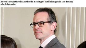 美國國安會發言人麥可．安東（Michael Anton）將離職（圖／翻攝自The Guardian）