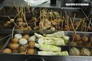 琳瑯滿目的關東煮也是必吃的人氣美食。（記者邱榮吉/攝影）