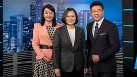 總統蔡英文接受年代《新聞面對面》節目專訪。（圖／總統府提供）