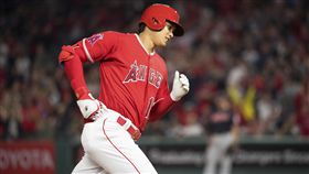 16:9
大谷翔平擊球飛出速度又破百日籍二刀流球星大谷翔平，美西時間6日晚間對戰奧克蘭運動家隊再擊出全壘打，擊球飛出速度又破百，打擊力道驚人。圖為大谷翔平跑壘。（資料照片、洛杉磯天使隊提供）中央社記者曹宇帆洛杉磯傳真　107年4月7日