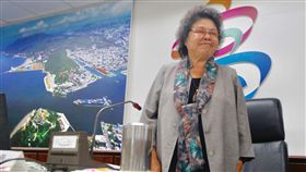 陳菊哽咽道別  市府團隊不捨高雄市長陳菊10日在市政會議向各局處首長致謝並道別。陳菊說，執政高雄12年不是12天，感謝團隊陪她度過難關，非常感謝、非常難忘。圖為市府團隊依依不捨聆聽。中央社記者董俊志攝  107年4月10日