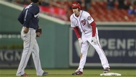 ▲華盛頓國民王牌投手Max Scherzer（右）演出盜壘成功。（圖／美聯社／達志影像）