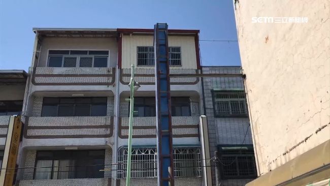廣告看板如「刀煞」　民眾心驚盼遷移