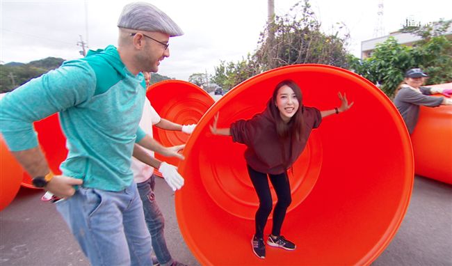 你敢吃嗎？吳鳳體驗用腳踩出來的福菜