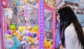 國際扣件展登場  夾娃娃機引人氣