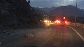 南美國家智利中部海岸地區今晨發生規模6.2強震，但根據官員提出的初步報告，沒有傳出傷亡，也沒有發布海嘯警報。（圖／翻攝自推特《NoticiasChelmevision》）