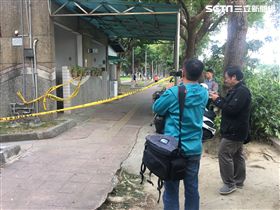 自殺,倒臥,老婦,廣福,新北市,公園,公廁,水果刀,送醫不治