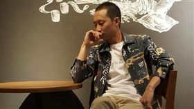 ▲謝忻昊日前重回母校彰化高中，感嘆學生時代都沒有女同學。（圖翻攝自臉書）