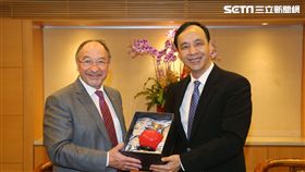 新北市長朱立倫、史坦堡縣長Karl Roth 新北市府提供