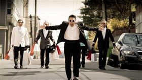 PSY砸8千萬買房一次付清。（圖/翻攝自PSY臉書）