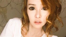 丁小芹被爆隆乳，翻攝自微博