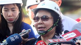 談新北選戰　陳菊：蘇貞昌是最強的高雄市長陳菊（前）12日視察高雄市立圖書總館2期BOT計畫，受訪時針對新北市長選戰表示，必須要有一個最強、最優秀、最符合人民期待的人選；現階段看過的民調和資料，都顯示前行政院長蘇貞昌是最強的。中央社記者陳朝福攝  107年4月12日