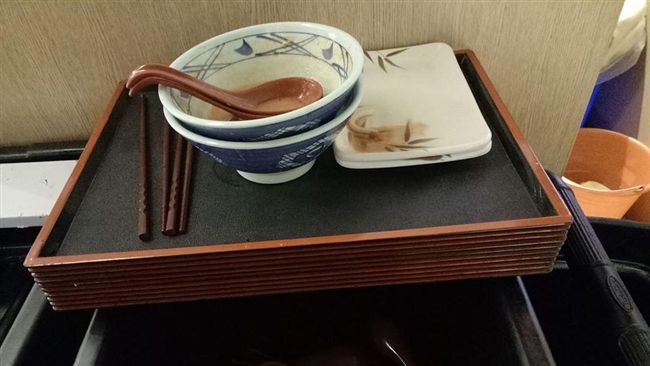 孩子打翻飲料…傲嬌媽竟遷怒清潔婦
