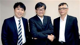 華視劉俊麟副總經理莊豐嘉總經理王育麟副總經理（圖／華視提供）