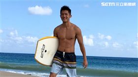 林冠宇身材太好連小妹妹都說胸部好大讓他很害羞。（圖／賢叔輯娛樂提供）