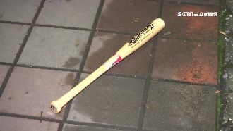 騎車遭追打　男抄西瓜刀反砍8惡煞