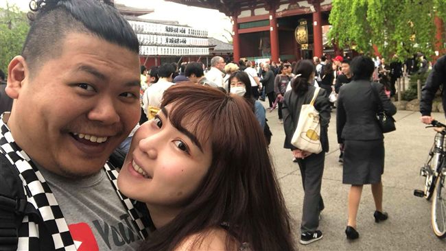 AV大國度蜜月　他趁老婆洗澡幹壞事