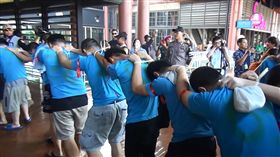 兩岸電信詐騙集團印尼落網兩岸跨境電信詐騙集團去年8月在印尼落網，印尼警方及移民局遣送嫌犯。中央社記者周永捷雅加達攝　107年4月6日