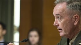 美國國防部長馬提斯https://www.flickr.com/photos/thejointstaff/35141058982/in/photolist-Vxi7xh-U7M6UY-VwmNmi-TrmvDX-SApf6q-SApeiJ-VxEV8D-Trmwpz-RMGRzz-Trmwdc-TrmtRt-ScD5xi-FyUE1P-TnK2F1-Vwmz96-RTNkJJ-Skapfv-Rwk