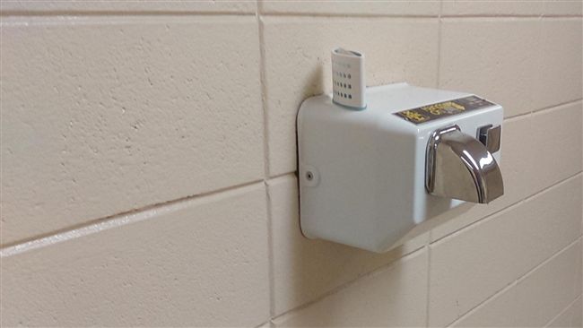 洗完手用烘手機　竟容易沾到糞便細菌
