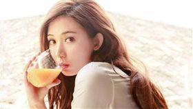 ▲▼林志玲近日工作滿檔，才從瑞典斯德哥爾摩趕至杜拜剪綵。（圖／翻攝自臉書） 