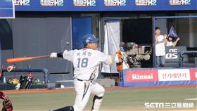 ▲NC恐龍三壘手朴錫珉打擊。（圖／記者蕭保祥攝）