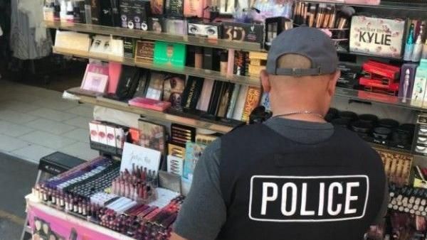 警方查扣仿冒化妝品　成份竟含屎尿！
