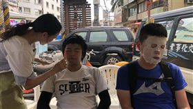 敷面膜,絲瓜水,絲瓜面膜,大甲媽祖,鎮瀾宮,彰化　圖／翻攝畫面