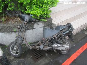 新北市,板橋,吳鳳路,車禍,自撞,精神不濟,機車,單車，翻攝畫面