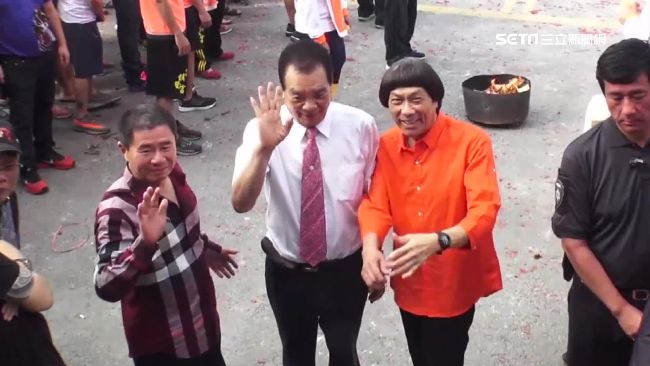 豬哥亮換帖　龍華老闆包辦好友身後事